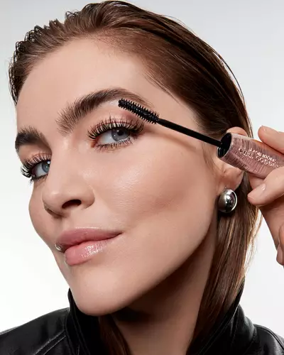 Model cu imagini de mascara