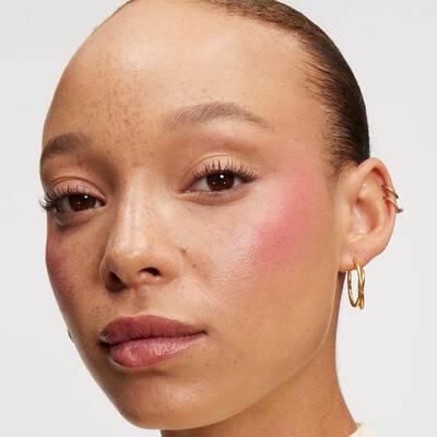 Model purtand iluminatorul