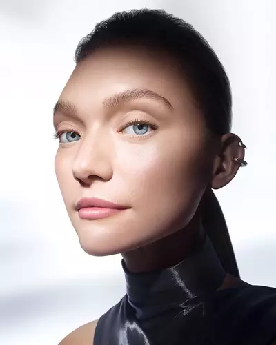 Model of Genifique Repair Shot campaign
