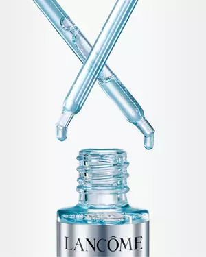 zoom pe un serum Lancome pentru ilustrație