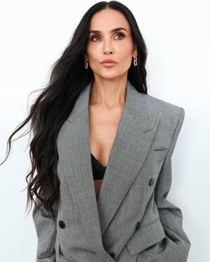 Noua ambasadoare Lancome - Demi Moore