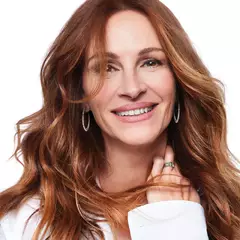 Imaginează-ți-o pe Julia Roberts.