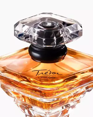Produsul de parfum Tresor de la Lancome