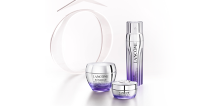 Produse cosmetice de la Lancome, incluzand două creme și un ser, cu ambalaje elegante, prezentate pe un fundal alb.