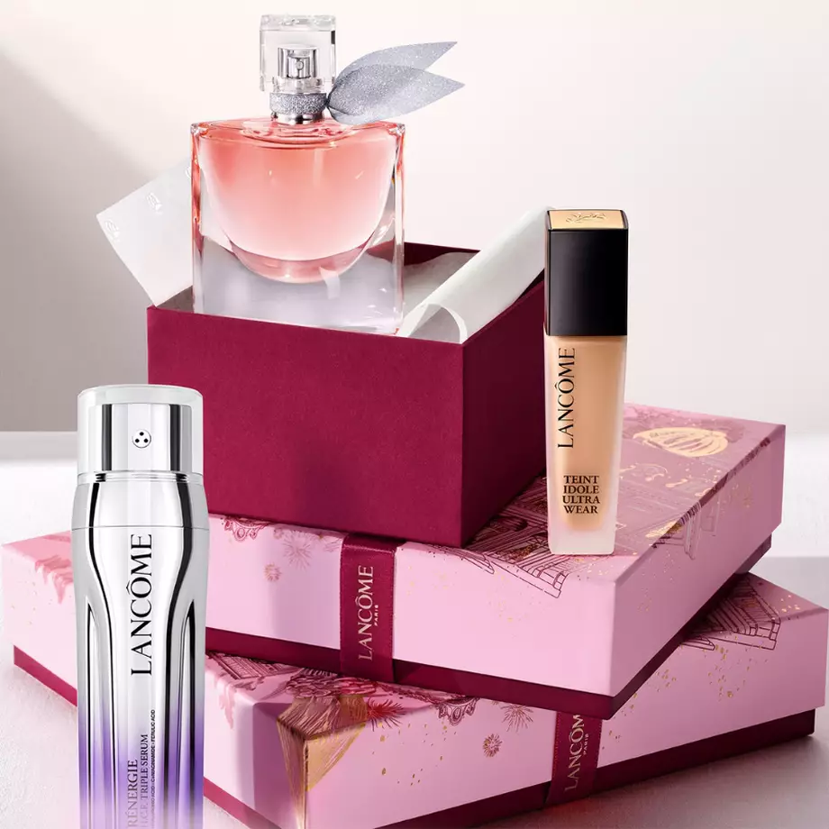 Lancome's Renergie Triple Serum, La vie est belle and GTeint Idole Ultra Wear displayed together on a gifting background.